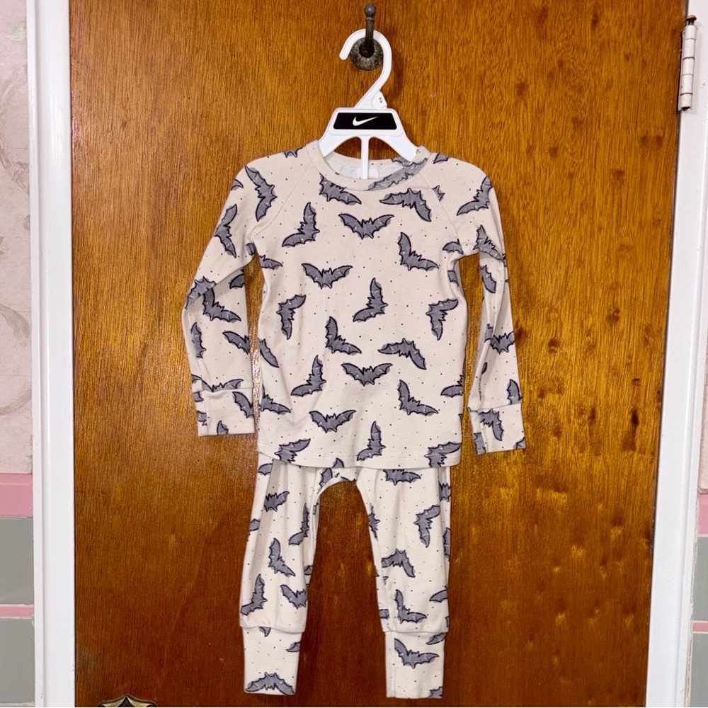 Little One Shop Bats Lounge Pajama Set